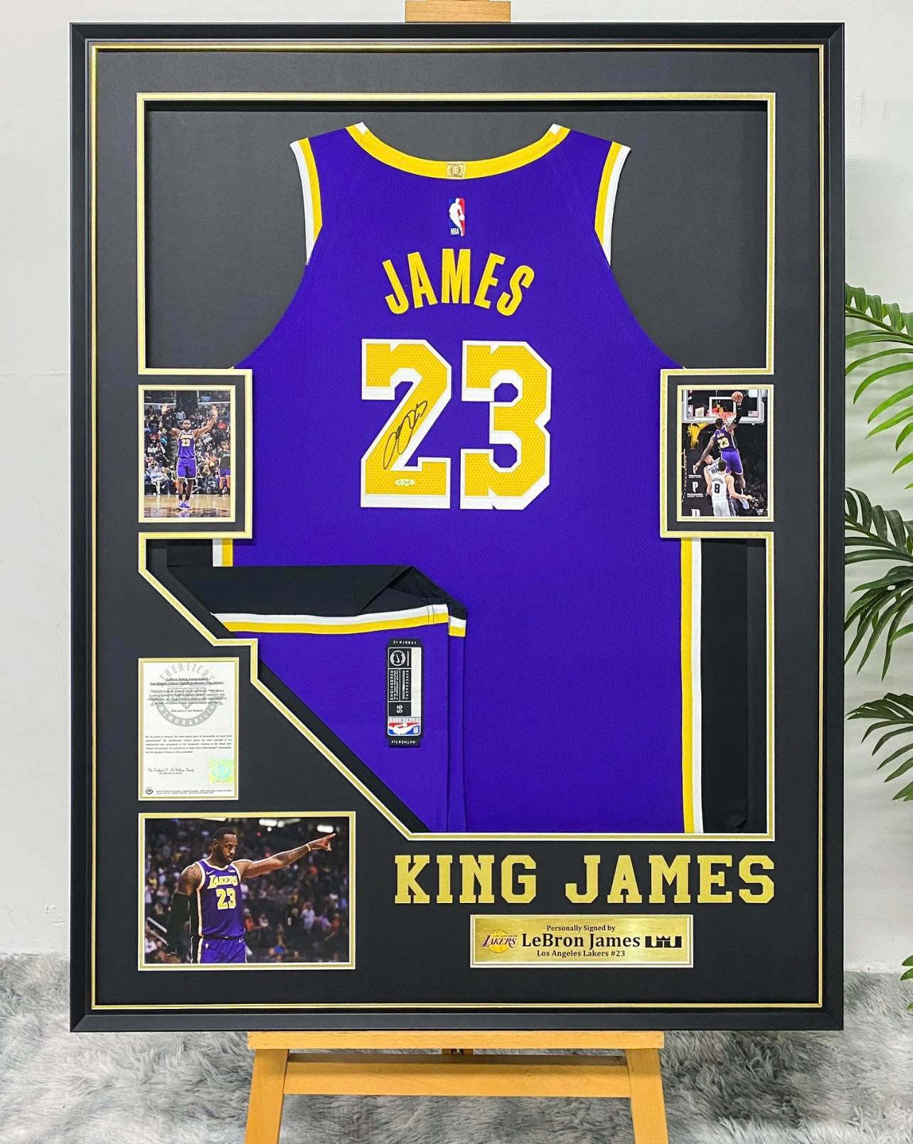 Los Angeles Lakers LeBron James Autographed Jersey with Personalized Custom Design Framed 000027