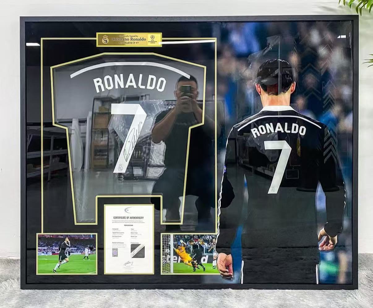 Real Madrid CF Cristiano Ronaldo Autographed Jersey with Personalized Custom Design Framed 000051