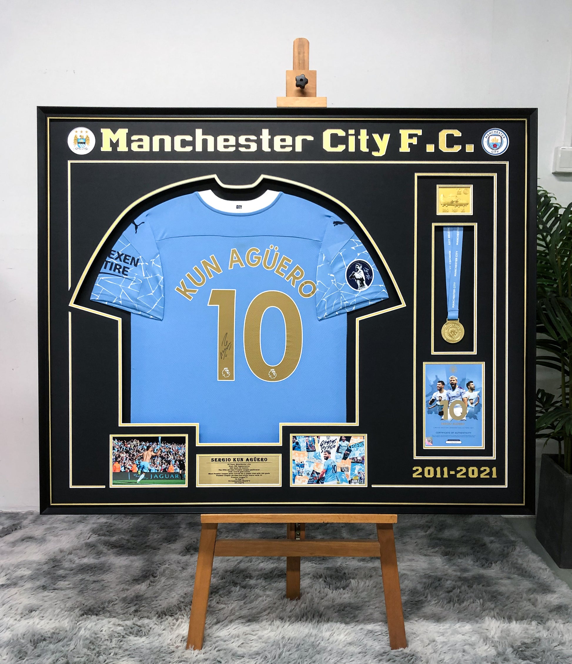 Manchester City FC Kun Agüero Autographed Jersey with Personalized Custom Design Framed 00007
