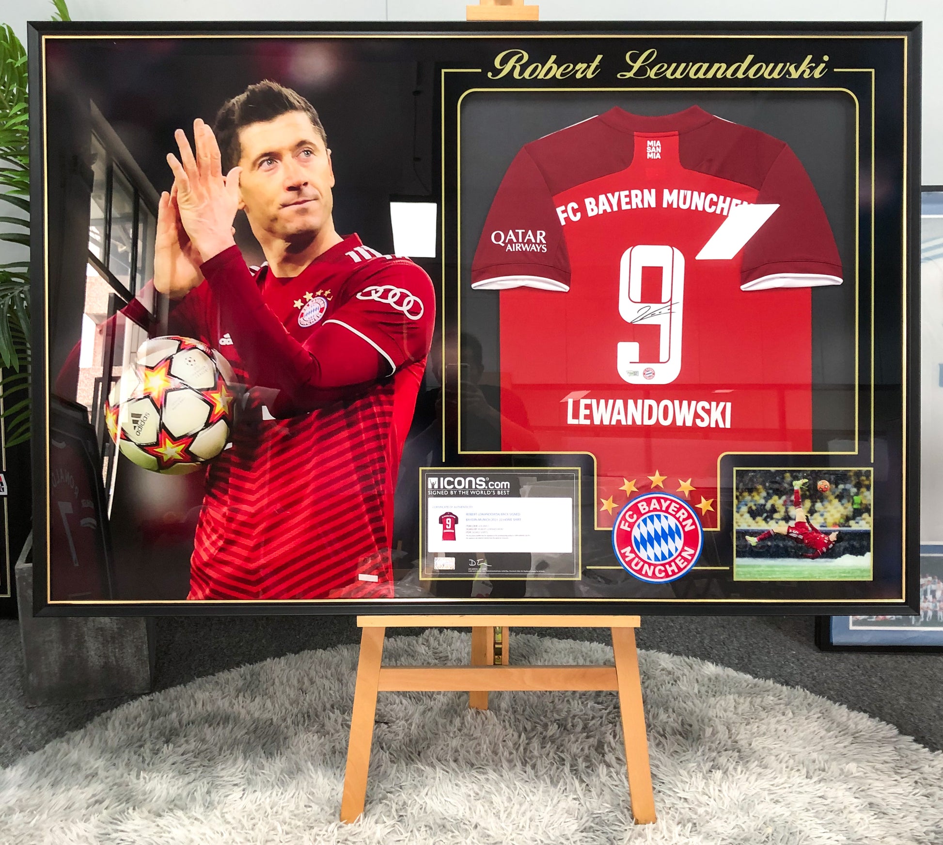FC Bayern Munich Robert Lewandowski Autographed Jersey with Personalized Custom Design Framed 00003