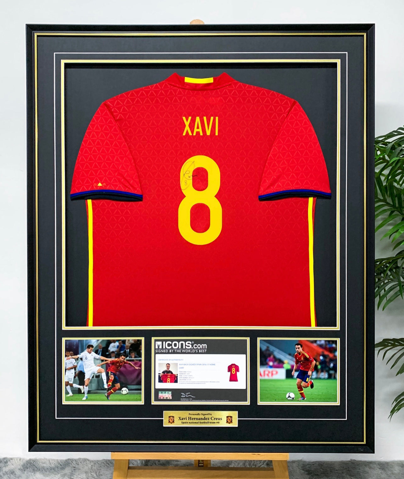 Spanish national team XAVI Xavier Hernández Creus national team Autographed Jersey with Classic Design Framed 00003