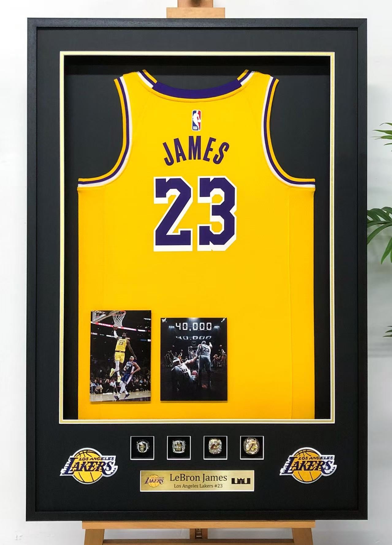 Los Angeles Lakers LeBron James Autographed Jersey with Personalized Custom Design Framed 000025