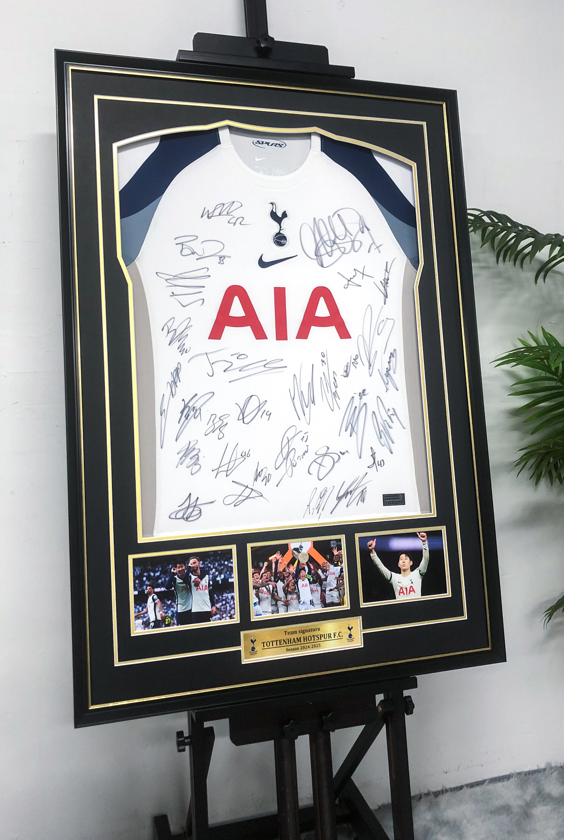 Tottenham Hotspur F.C. Autographed Jersey with Personalized Custom Design Framed 00006