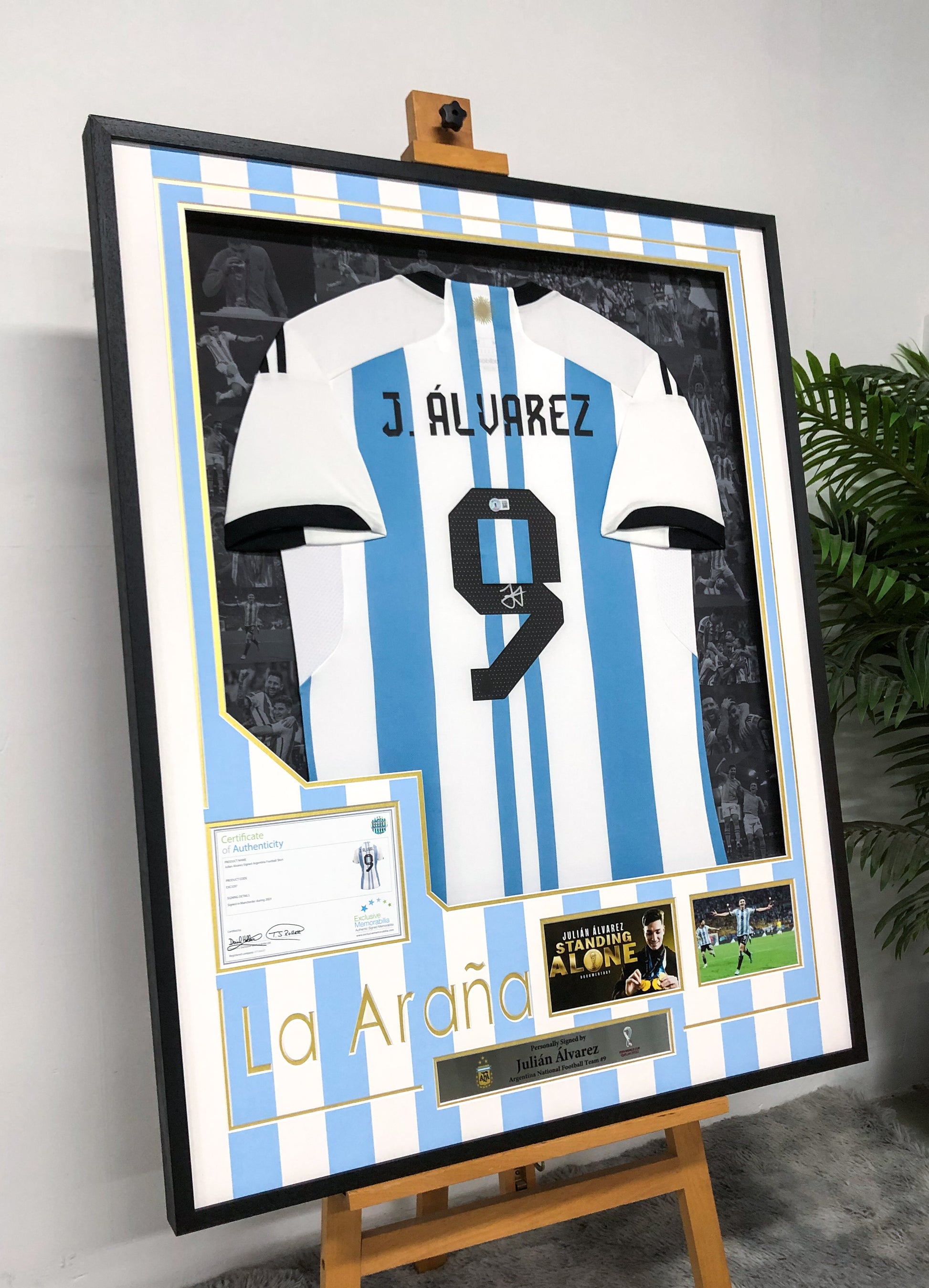 Argentina Julián Álvarez Autographed Jersey with Personalized Custom Design Framed 000026