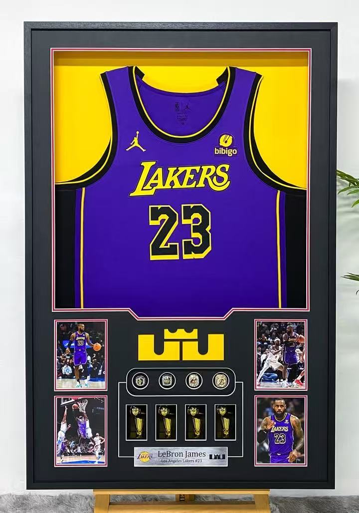 Los Angeles Lakers LeBron James Autographed Jersey with Personalized Custom Design Framed 000037