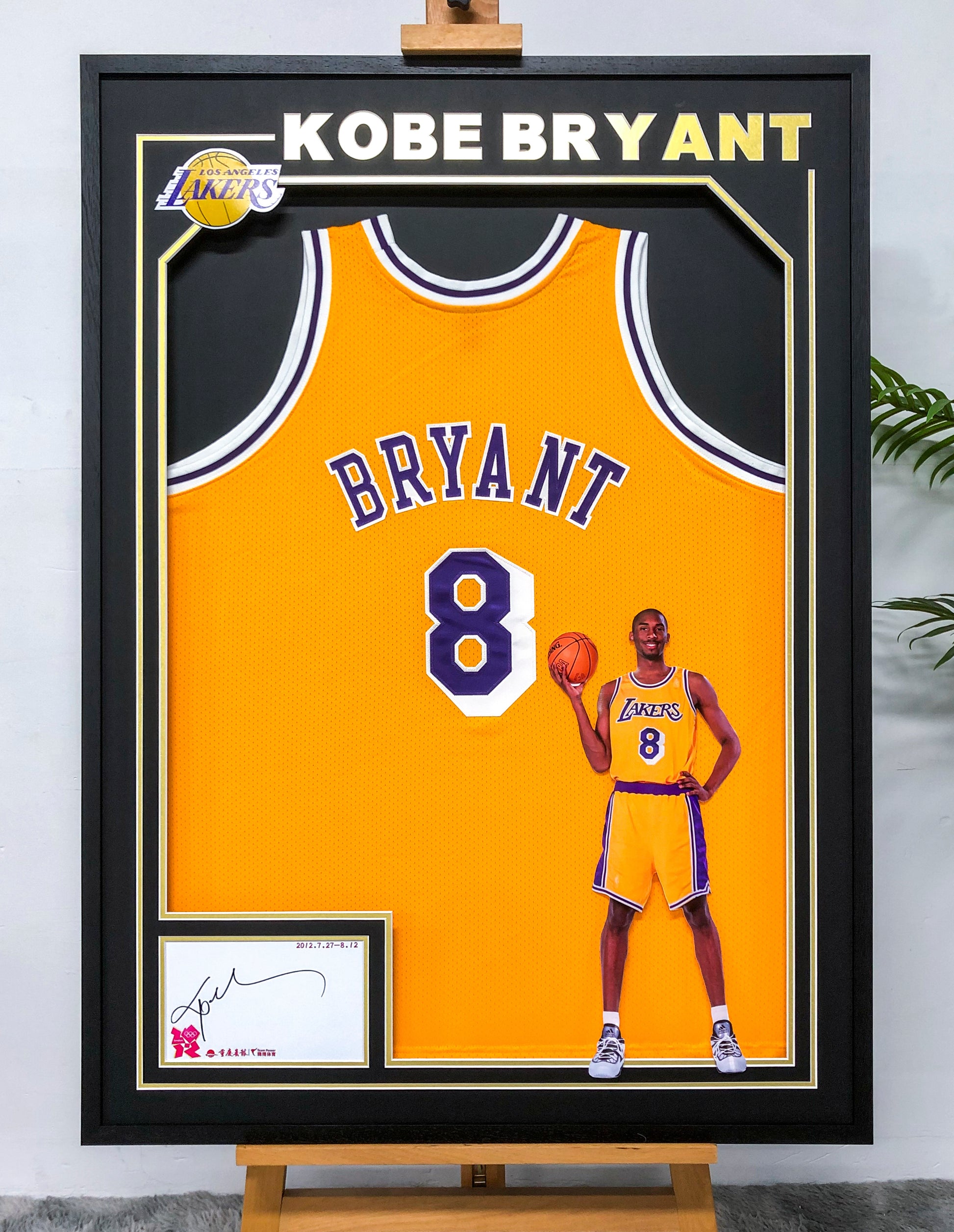 Los Angeles Lakers Kobe Bryant Autographed Jersey with Personalized Custom Design Framed 000052