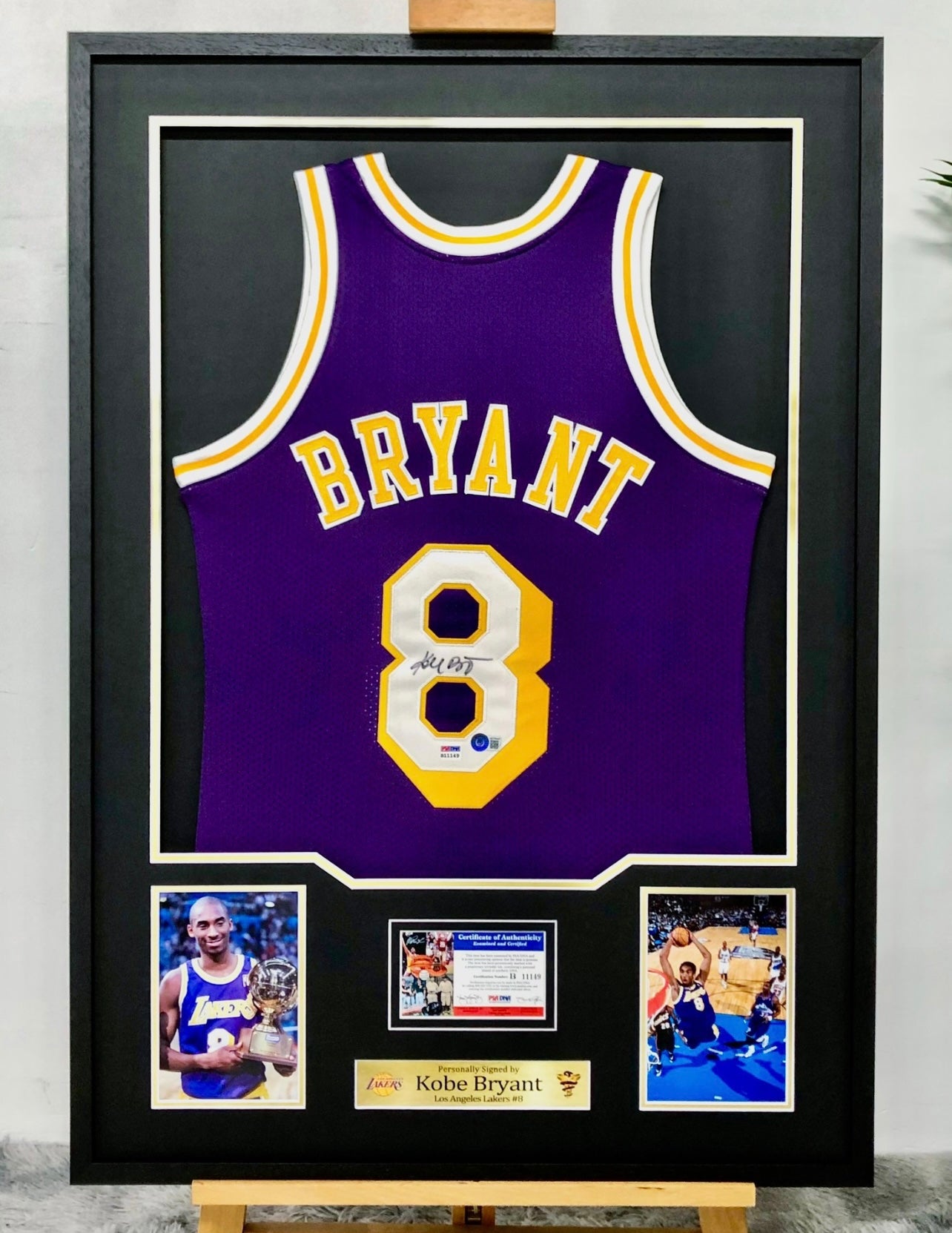 Los Angeles Lakers Kobe Bryant Autographed Jersey with Personalized Custom Design Framed 00002