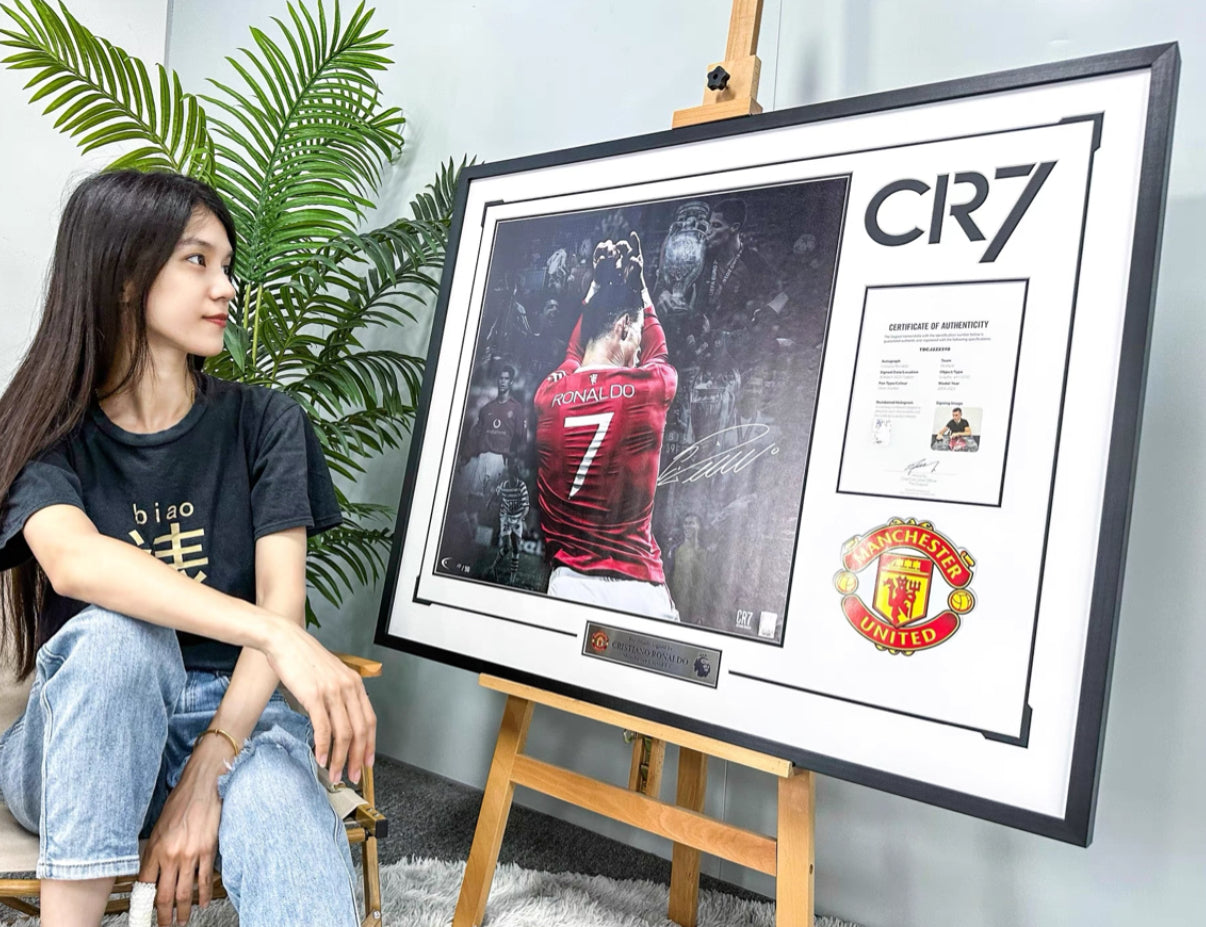 Manchester United Cristiano Ronaldo Autographed Jersey with Personalized Custom Design Framed 000014