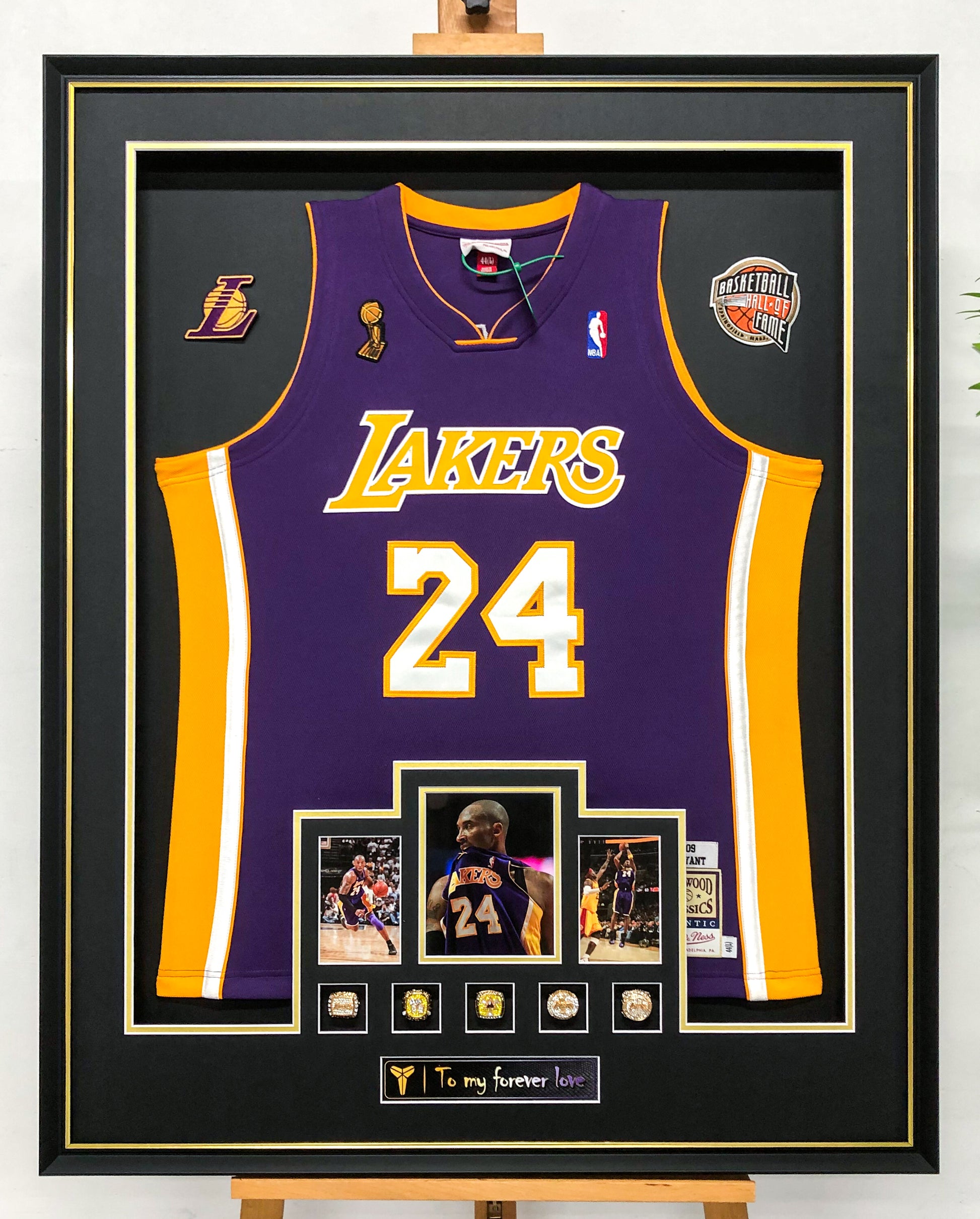 Los Angeles Lakers Kobe Bryant Autographed Jersey with Personalized Custom Design Framed 000055