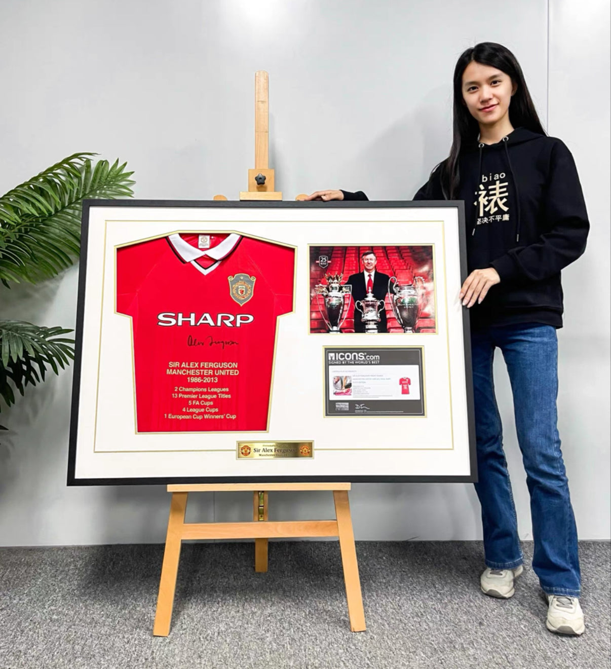 Manchester United Alex Ferguson Autographed Jersey with Personalized Custom Design Framed 000024