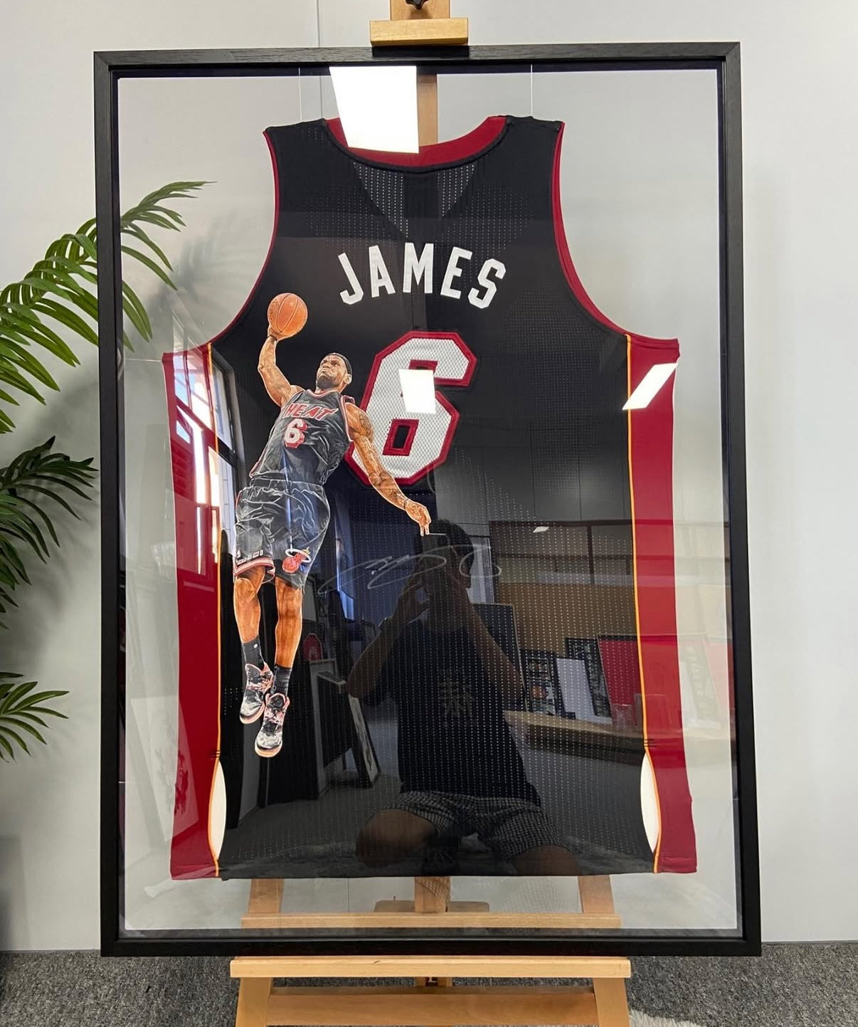 Cleveland Cavaliers LeBron James Autographed Jersey with Personalized Custom Design Framed 000054