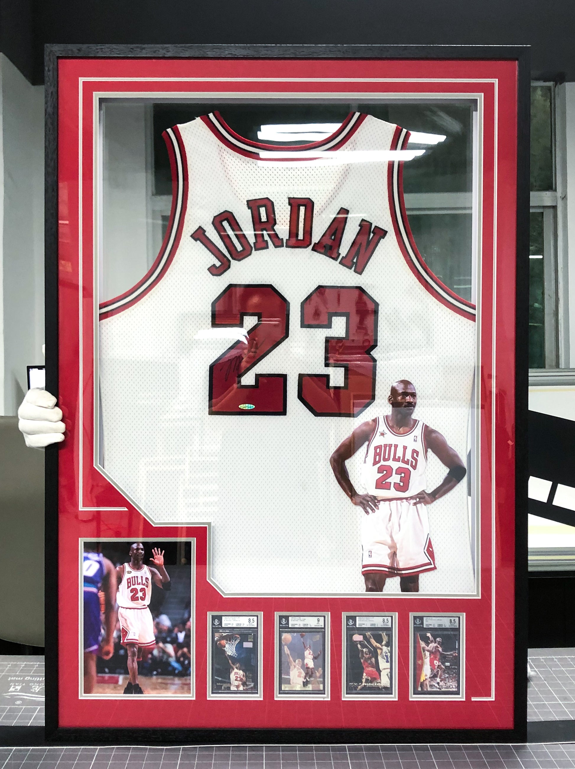 Chicago Bulls Michael Jordan Autographed Jersey with Personalized Custom Design Framed 00001