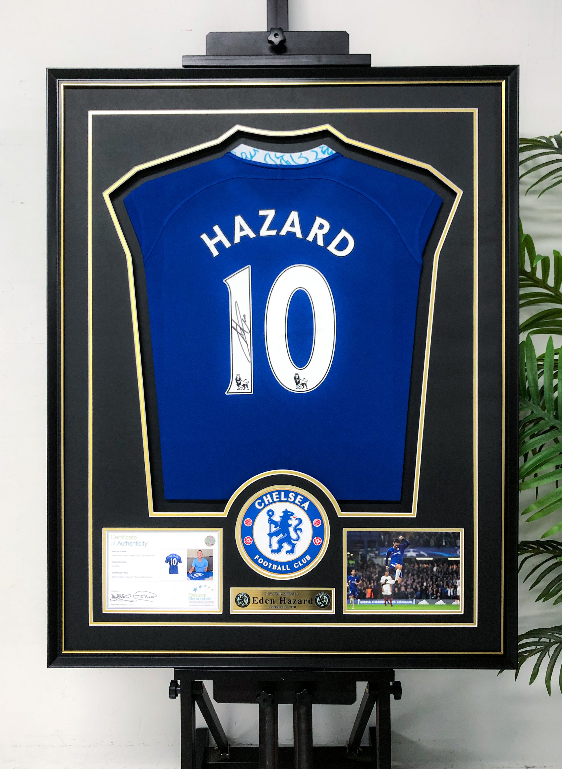 Chelsea FC Eden Hazard Autographed Jersey with Classic Design Framed 00018