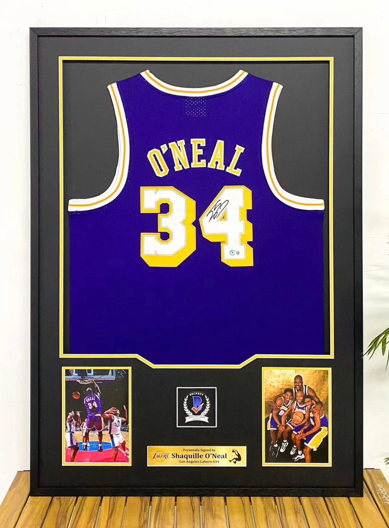 Los Angeles Lakers Shaquille O'Neal Autographed Jersey with Standard Design Framed 00015