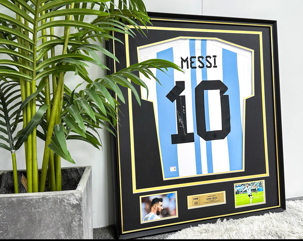Argentina Lionel Messi  Autographed Jersey with Classic Design Framed 000028