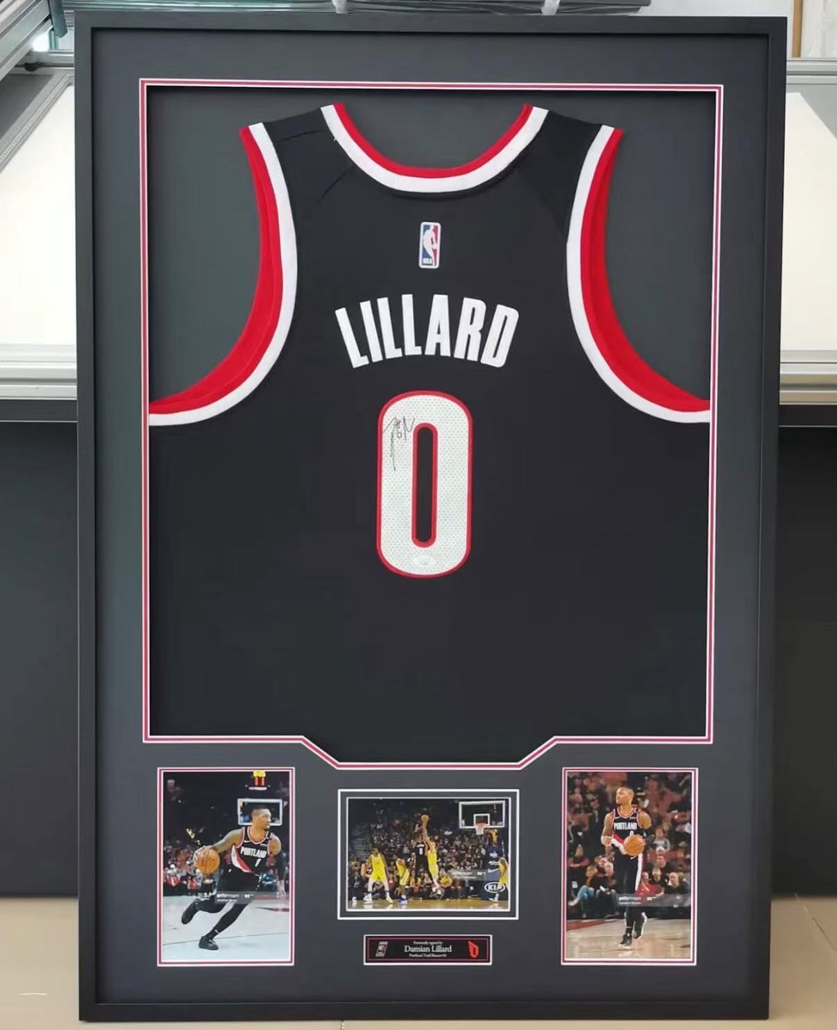 Trail Blazers Damian Lillard Autographed Jersey with Standard Design Framed00001