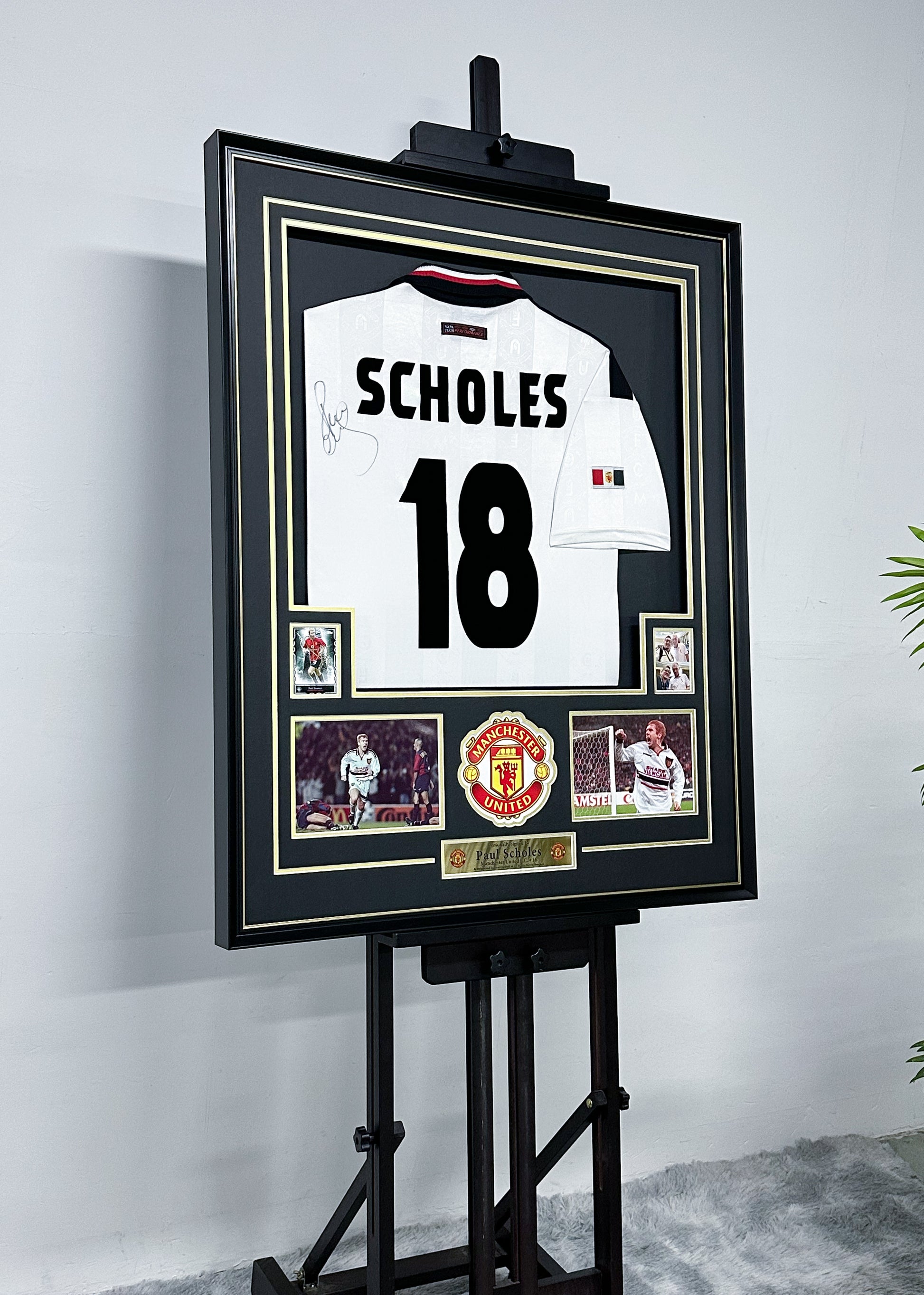 Manchester United Paul Scholes Autographed Jersey with Personalized Custom Design Framed 00034