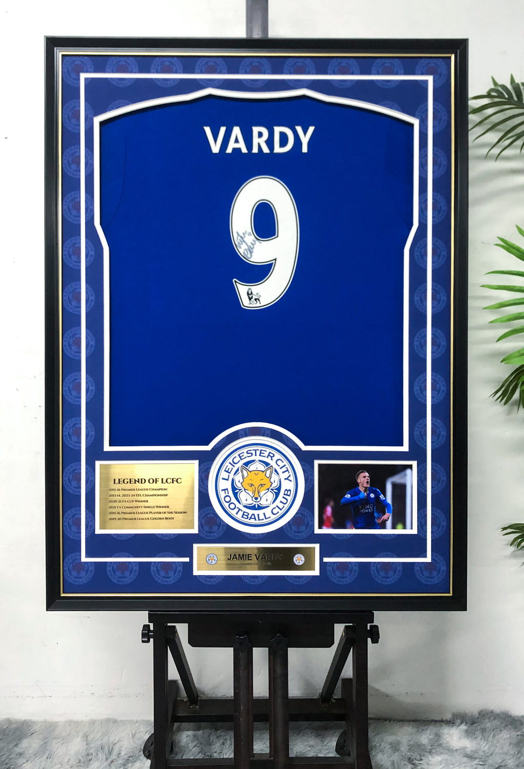 Leicester City F.C. Jamie Vardy  Autographed Jersey with Personalized Custom Design Framed 00091