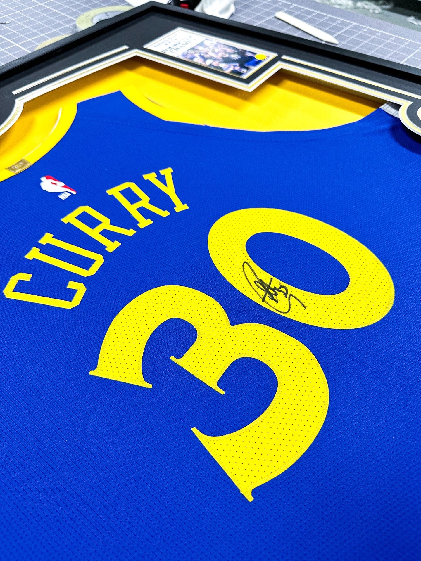 Golden State Warriors Stephen Curry Autographed Jersey with Personalized Custom Design Framed 000019