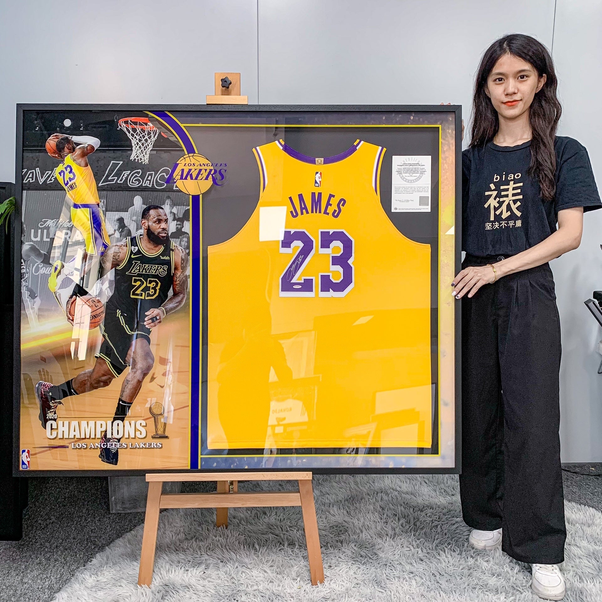 Los Angeles Lakers LeBron James Autographed Jersey with Personalized Custom Design Framed 000013