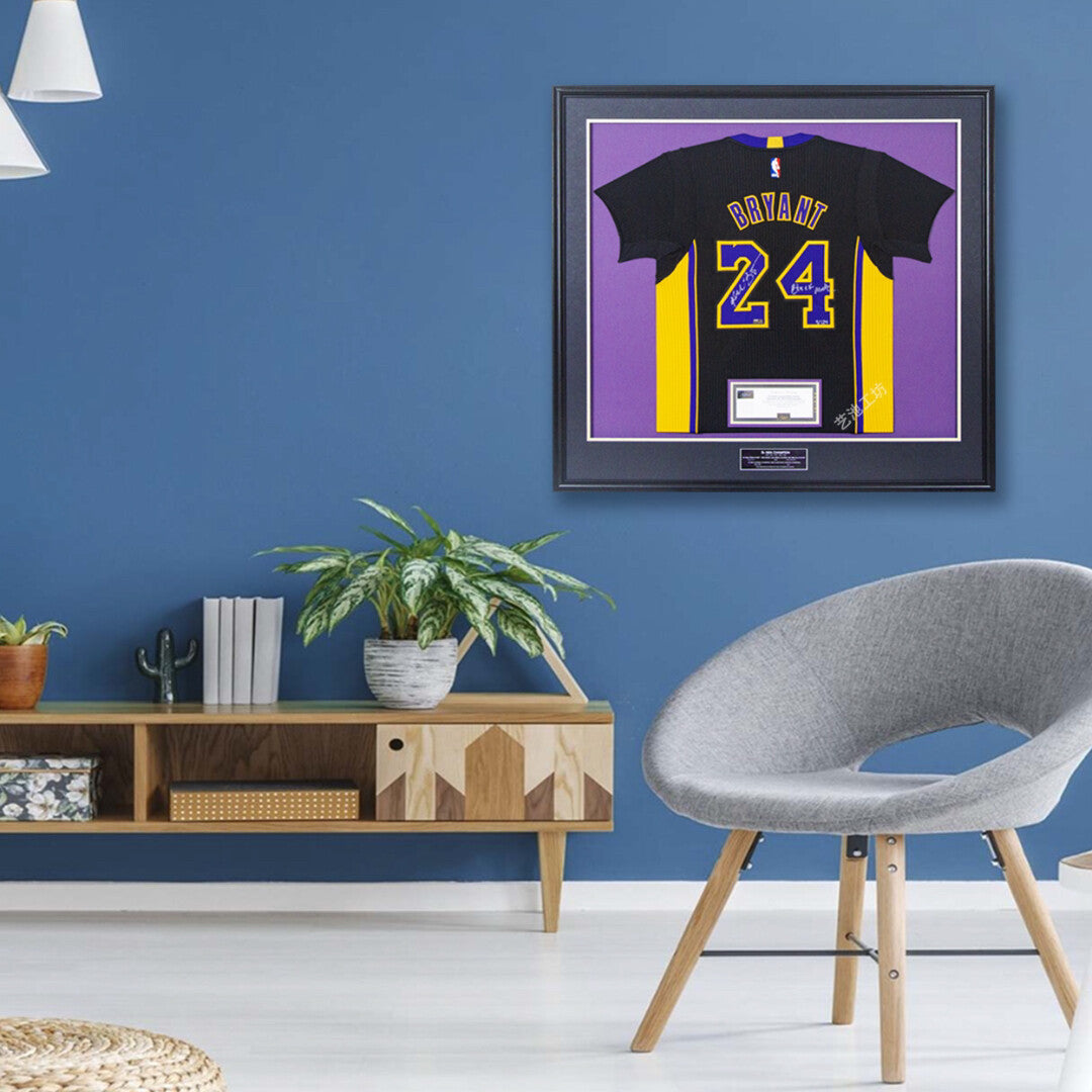 Los Angeles Lakers Kobe Bryant Autographed Jersey with Standard Design Framed 000014
