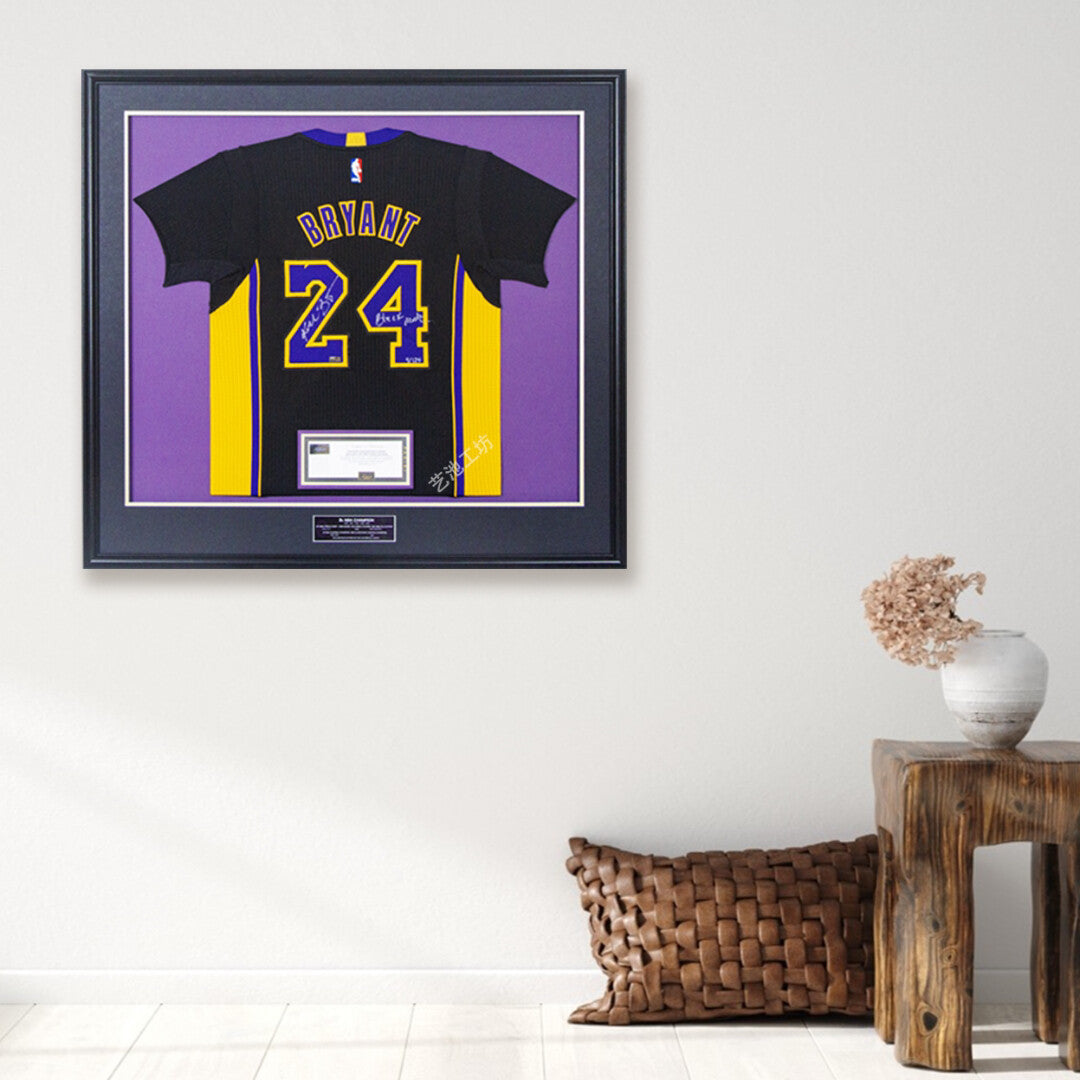 Los Angeles Lakers Kobe Bryant Autographed Jersey with Standard Design Framed 000014