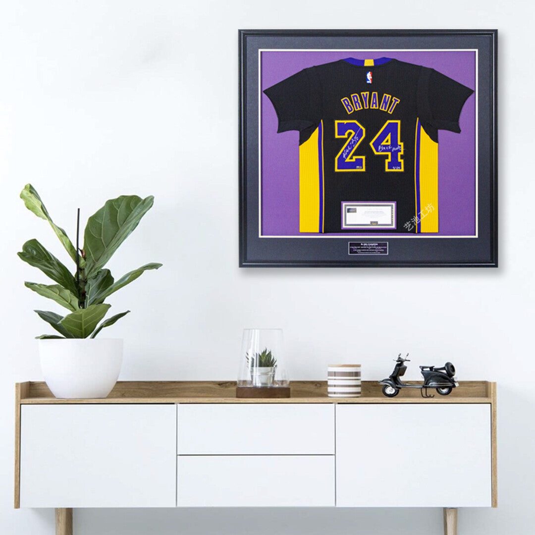Los Angeles Lakers Kobe Bryant Autographed Jersey with Standard Design Framed 000014