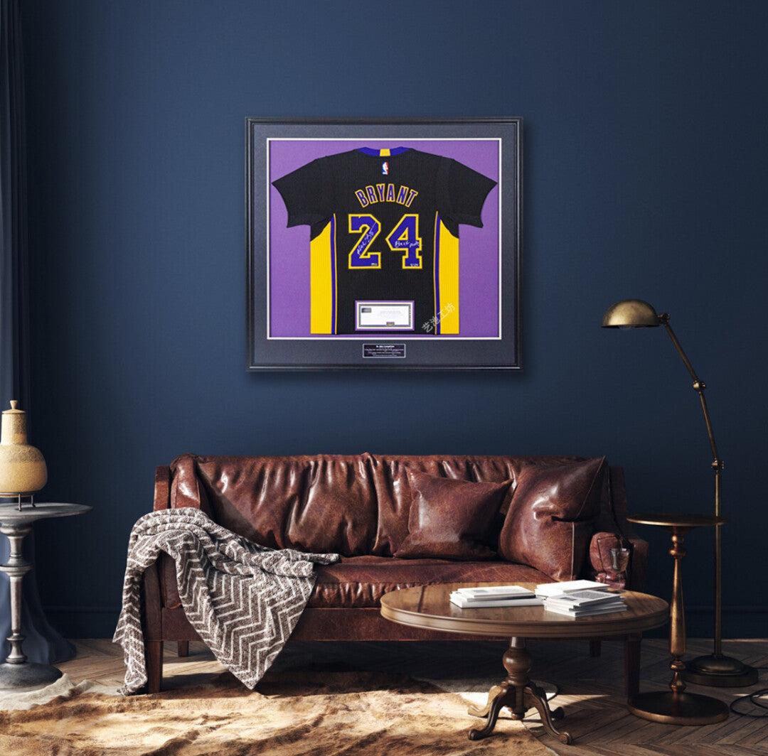 Los Angeles Lakers Kobe Bryant Autographed Jersey with Standard Design Framed 000014