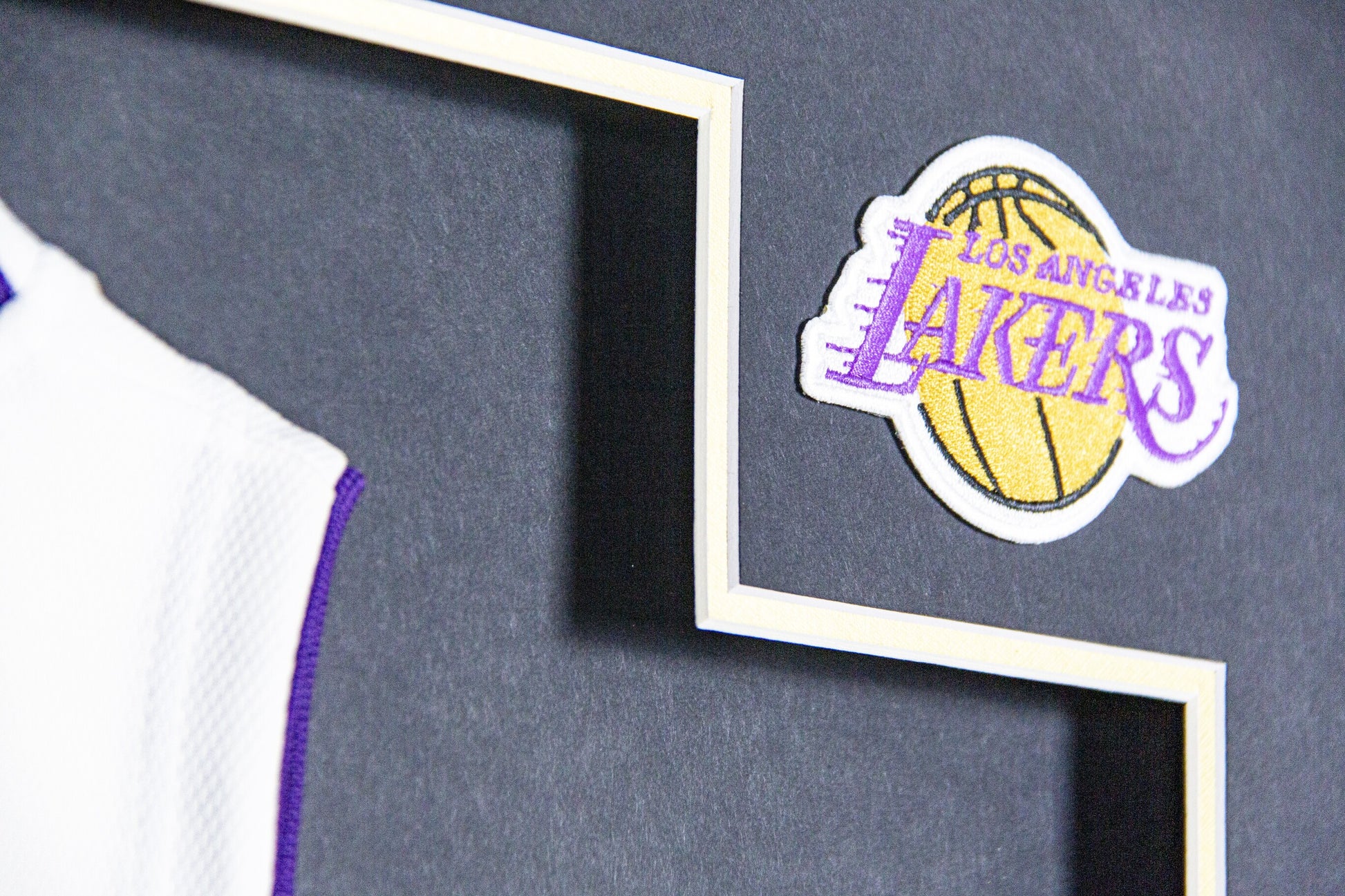Los Angeles Lakers Kobe Bryant Autographed Jersey with Personalized Custom Design Framed 000017