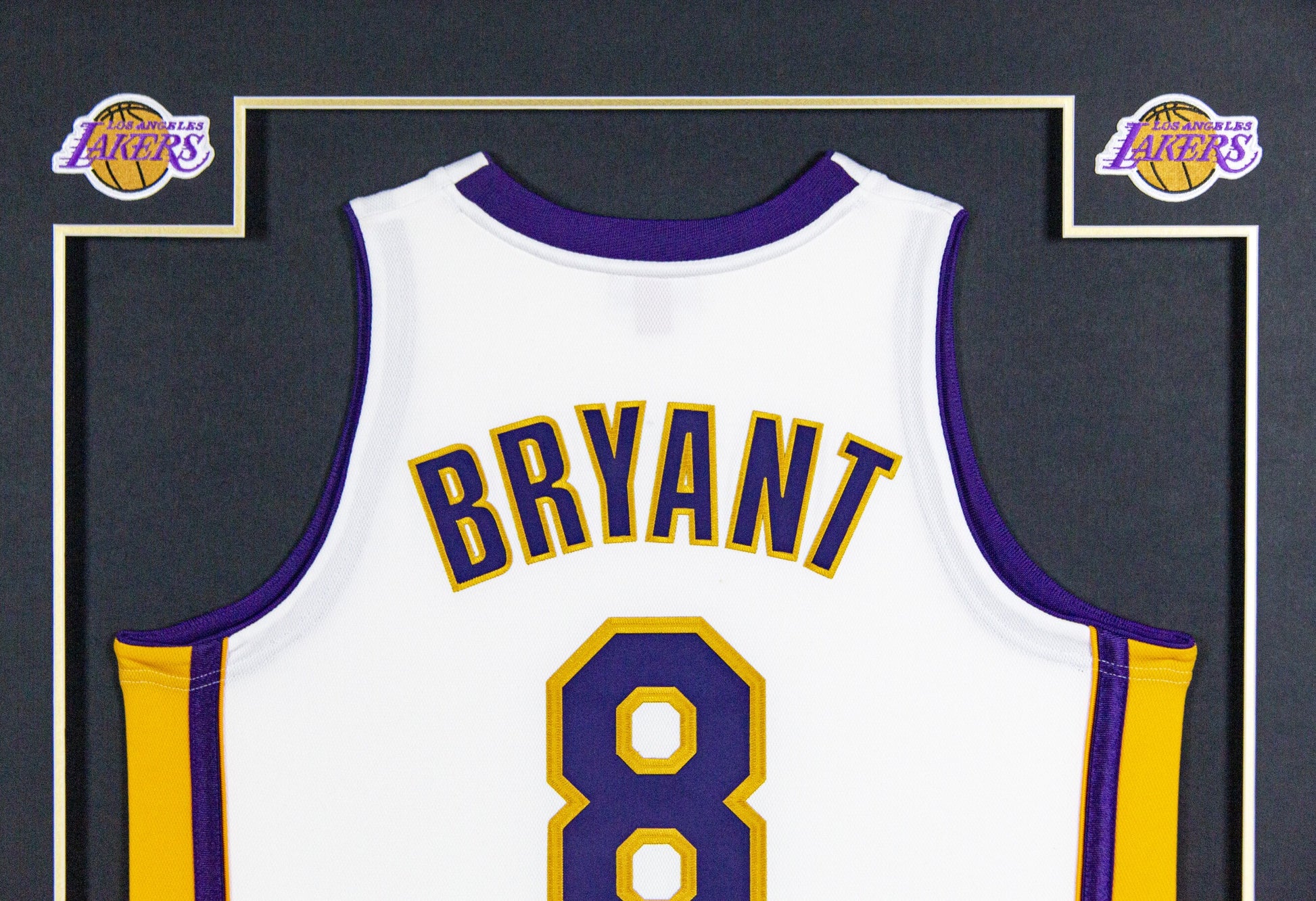 Los Angeles Lakers Kobe Bryant Autographed Jersey with Personalized Custom Design Framed 000017