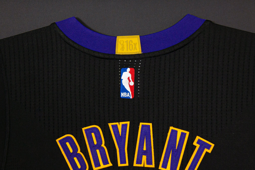 Los Angeles Lakers Kobe Bryant Autographed Jersey with Personalized Custom Design Framed 000018