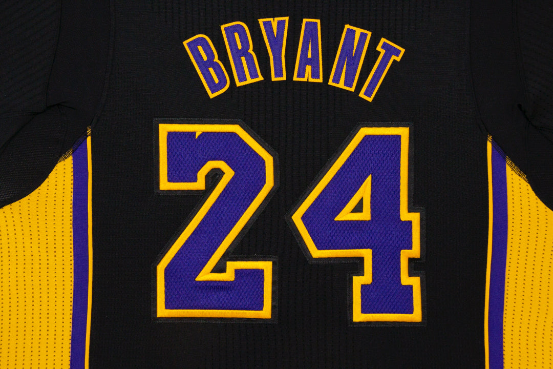 Los Angeles Lakers Kobe Bryant Autographed Jersey with Personalized Custom Design Framed 000018