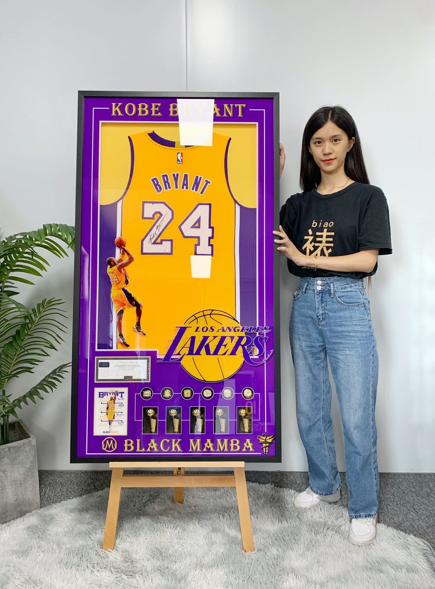 Los Angeles Lakers Kobe Bryant Autographed Jersey with Personalized Custom Design Framed 000022