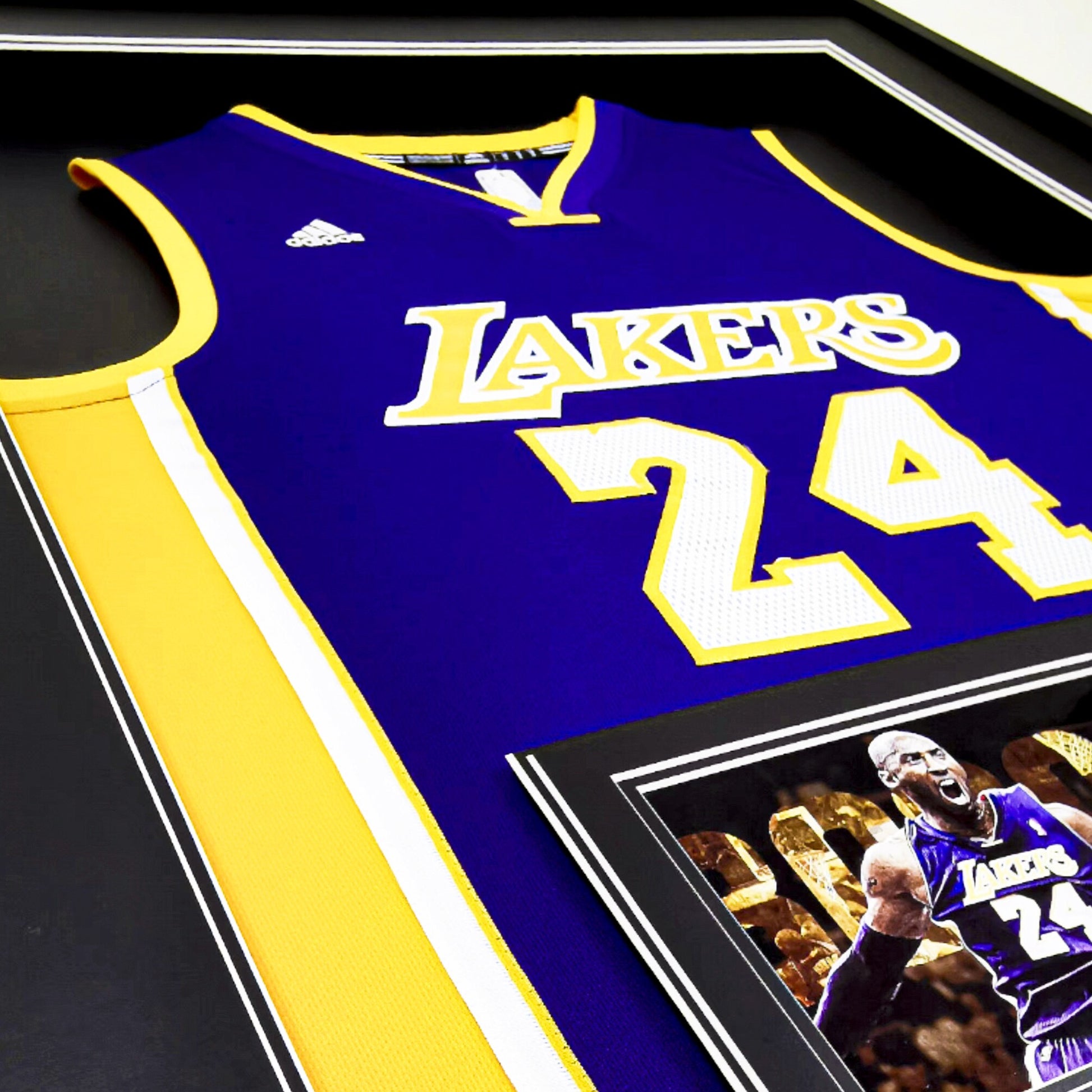 Los Angeles Lakers Kobe Bryant Autographed Jersey with Personalized Custom Design Framed 000029