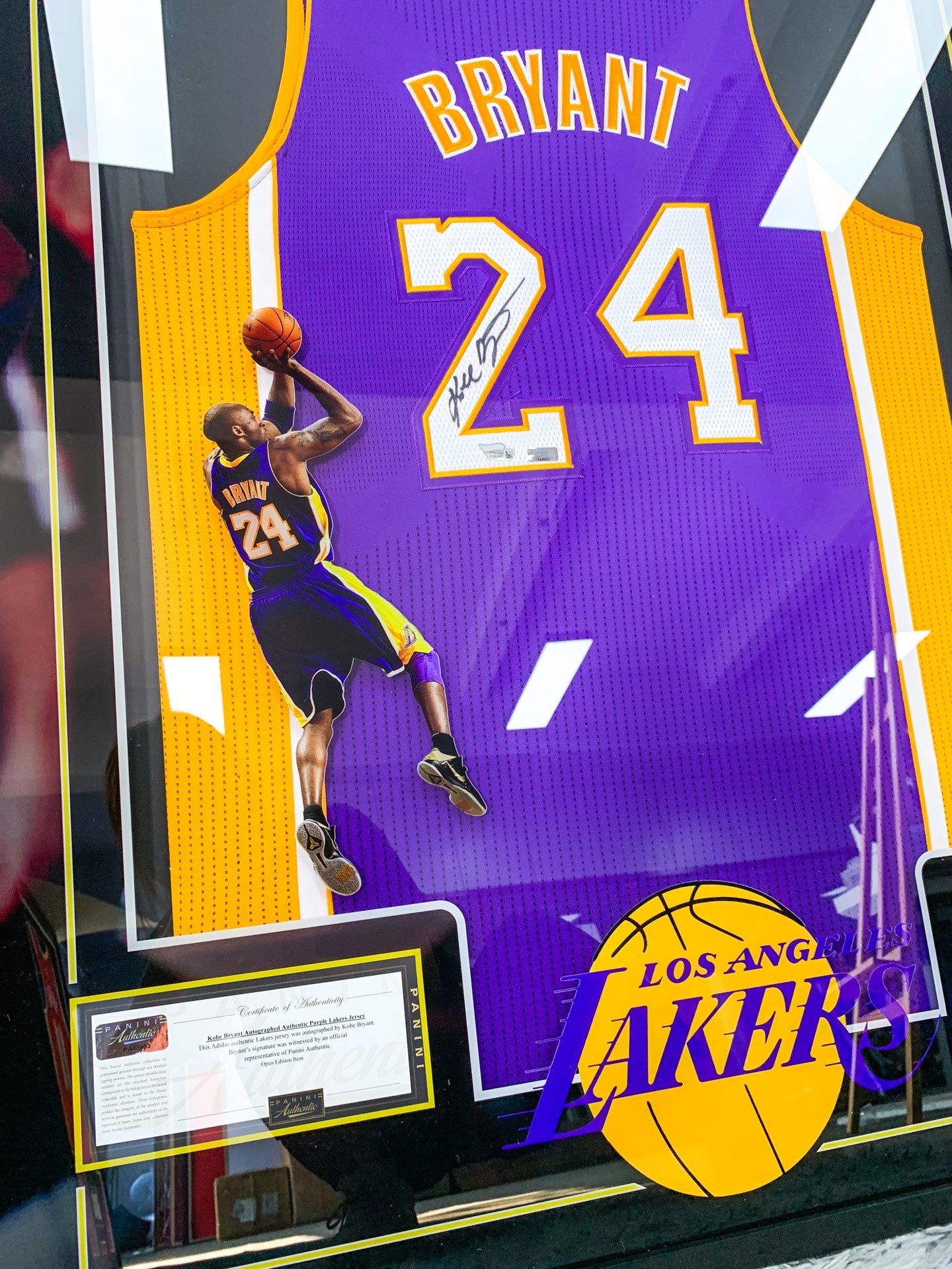 Los Angeles Lakers Kobe Bryant Autographed Jersey with Personalized Custom Design Framed 000033