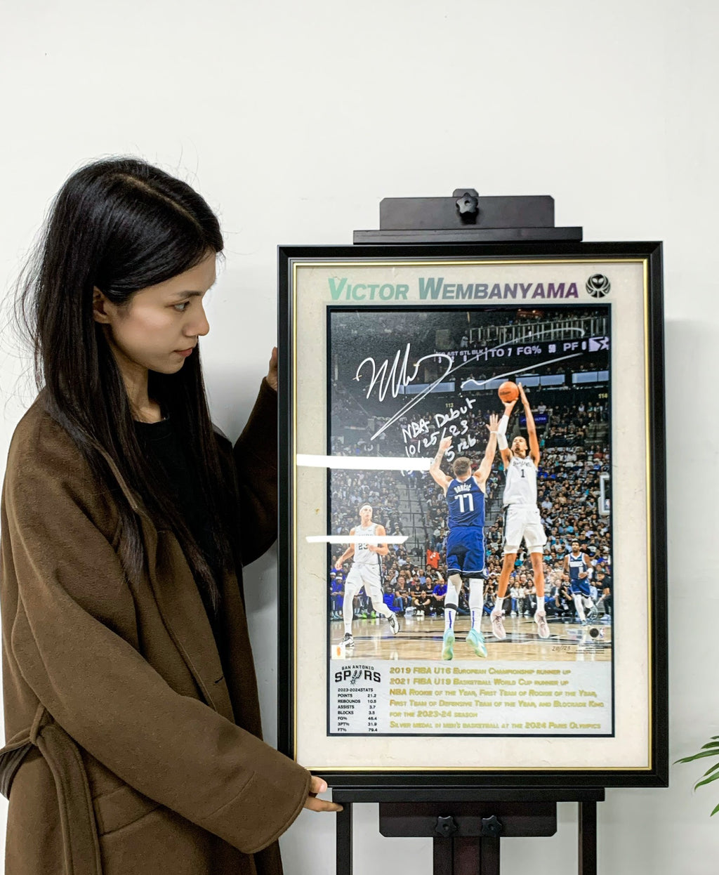 San Antonio Spurs Wembanyama Autographed Jersey with Personalized Custom Design Framed 00006