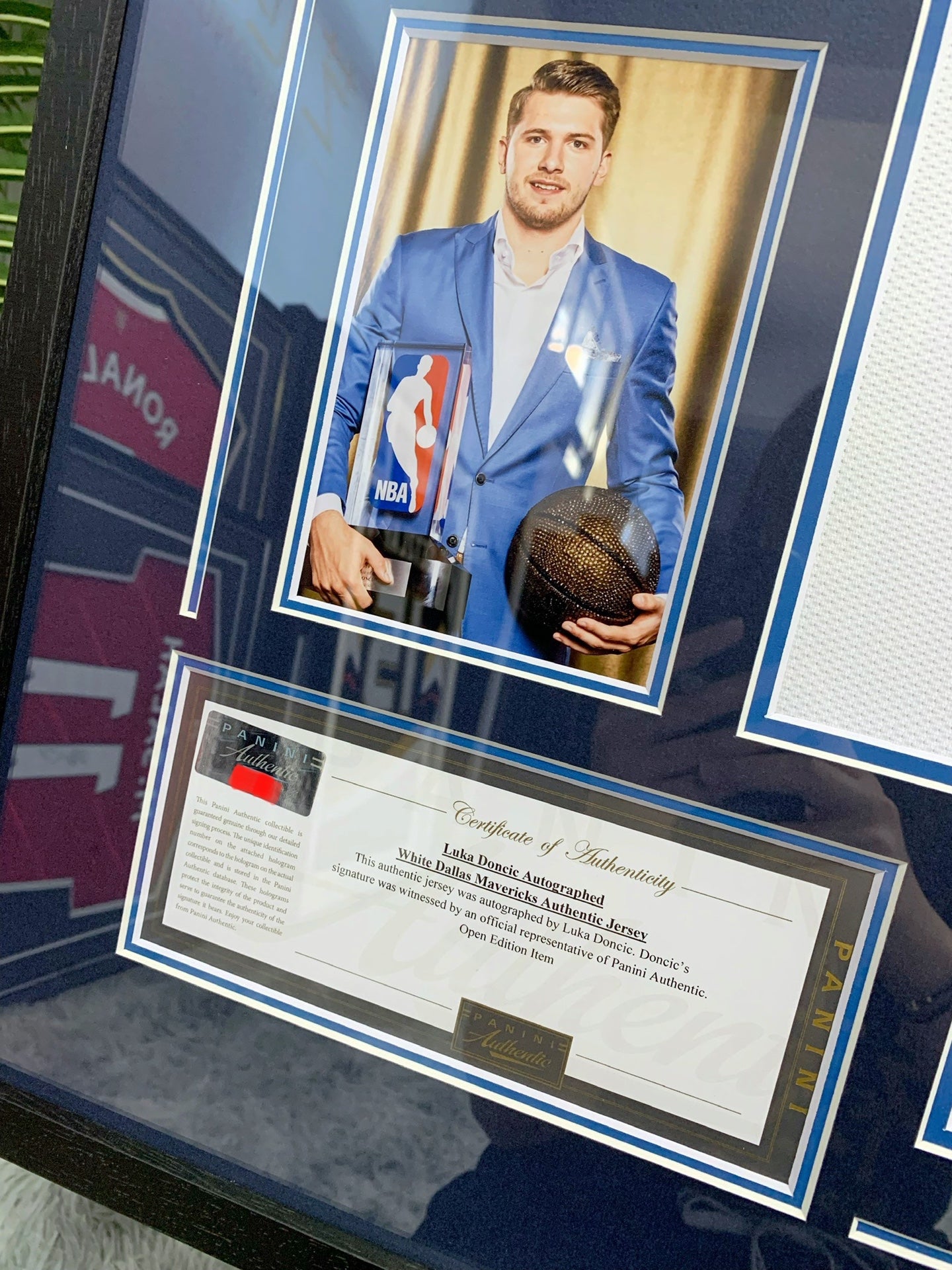 Dallas Mavericks Luka Doncic Autographed Jersey with Personalized Custom Design Framed 00008