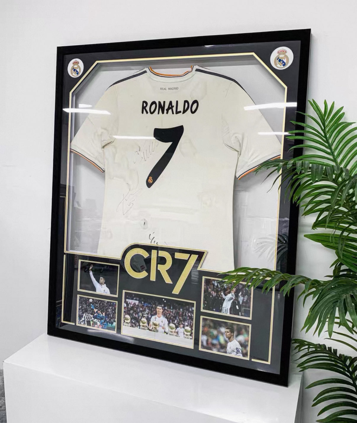 Real Madrid CF Cristiano Ronaldo Autographed Jersey with Personalized Custom Design Framed 000073