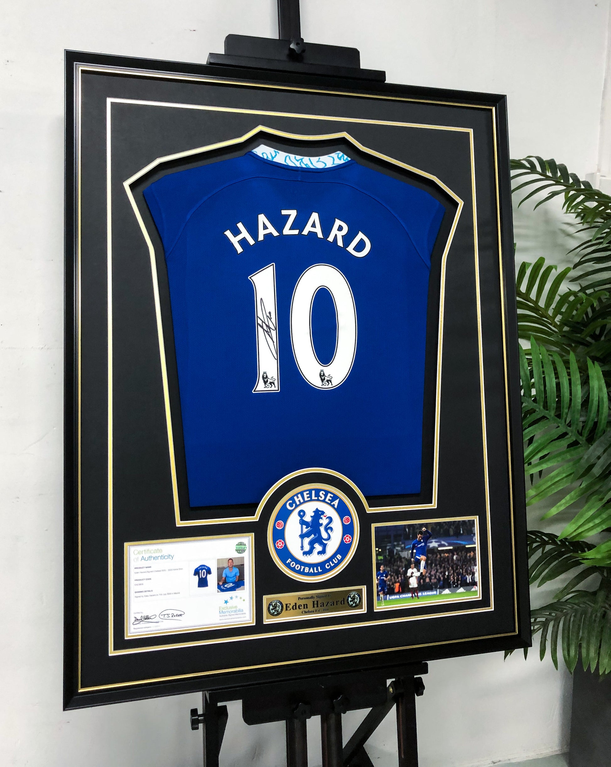 Chelsea FC Eden Hazard Autographed Jersey with Classic Design Framed 00018