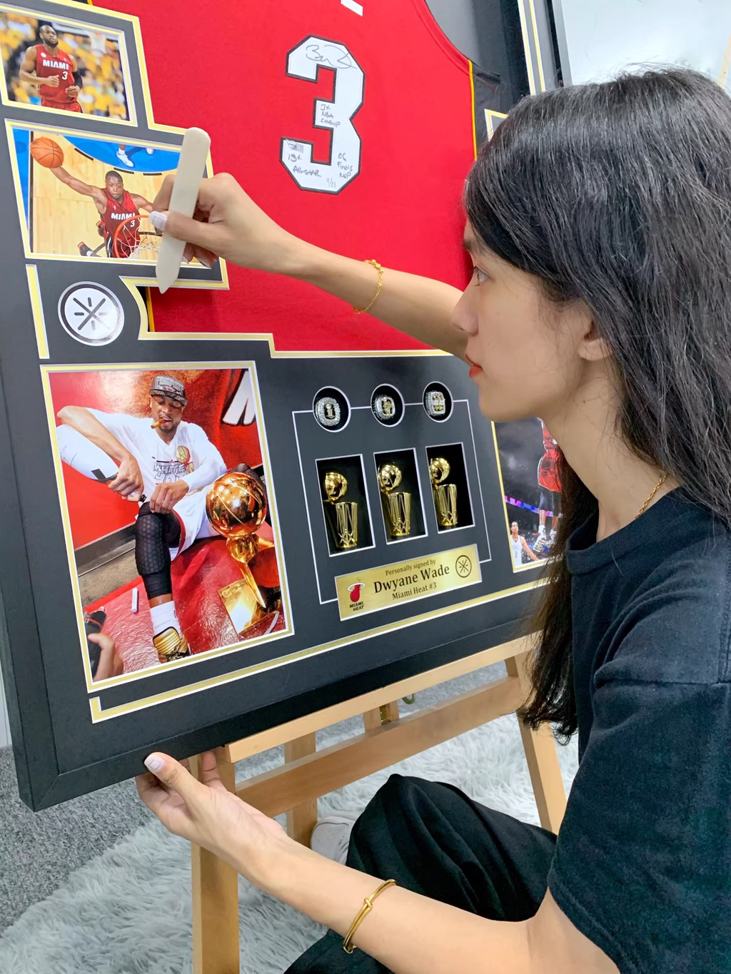 Miami Heat Dwyane Wade Autographed Jersey with Personalized Custom Design Framed 00001
