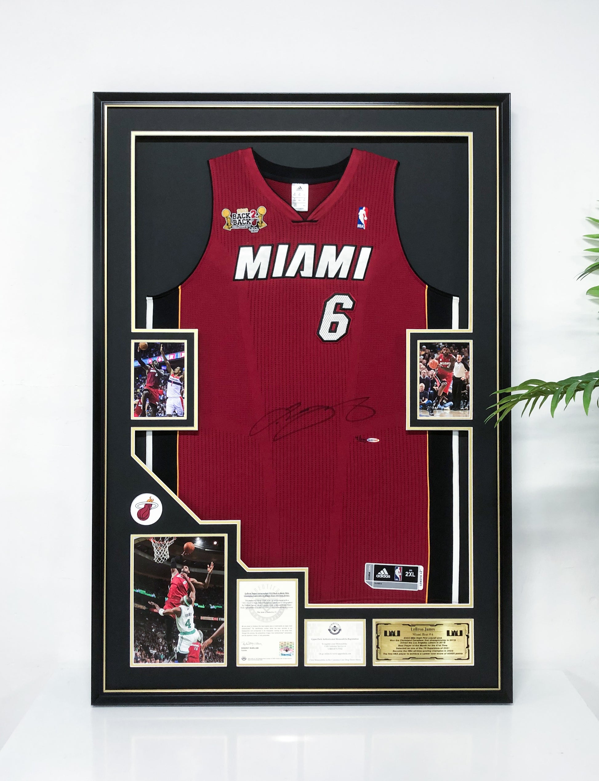 Miami Heat LeBron James Autographed Jersey with Standard Design Framed000011
