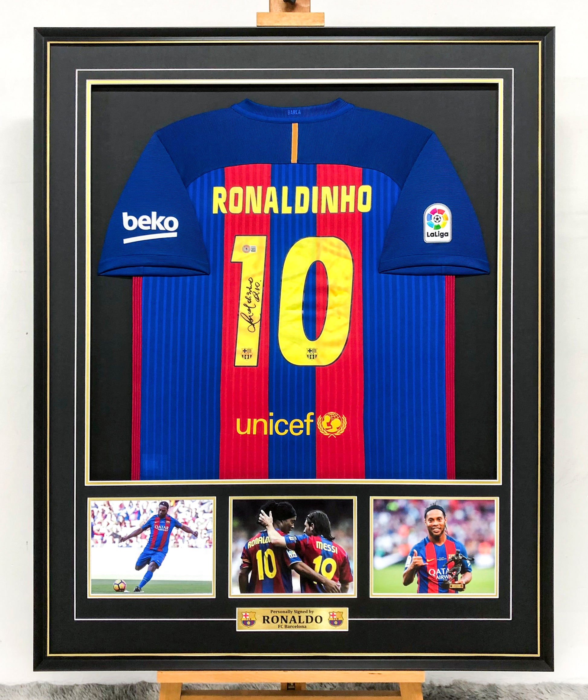 FC Barcelona Ronaldinho Autographed Jersey with Standard Design Framed  00007