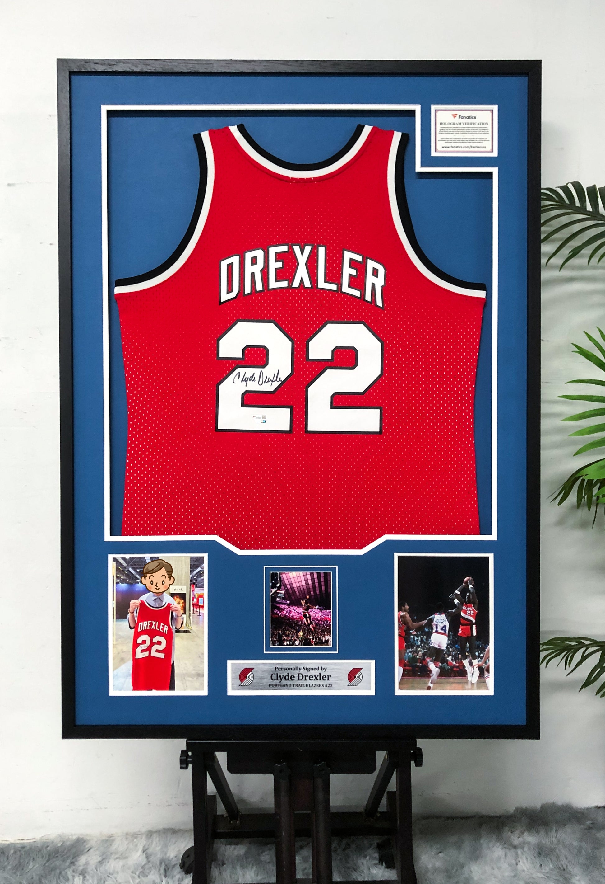 Trail Blazers Clyde Drexler Autographed Jersey with Standard Design Framed 000072