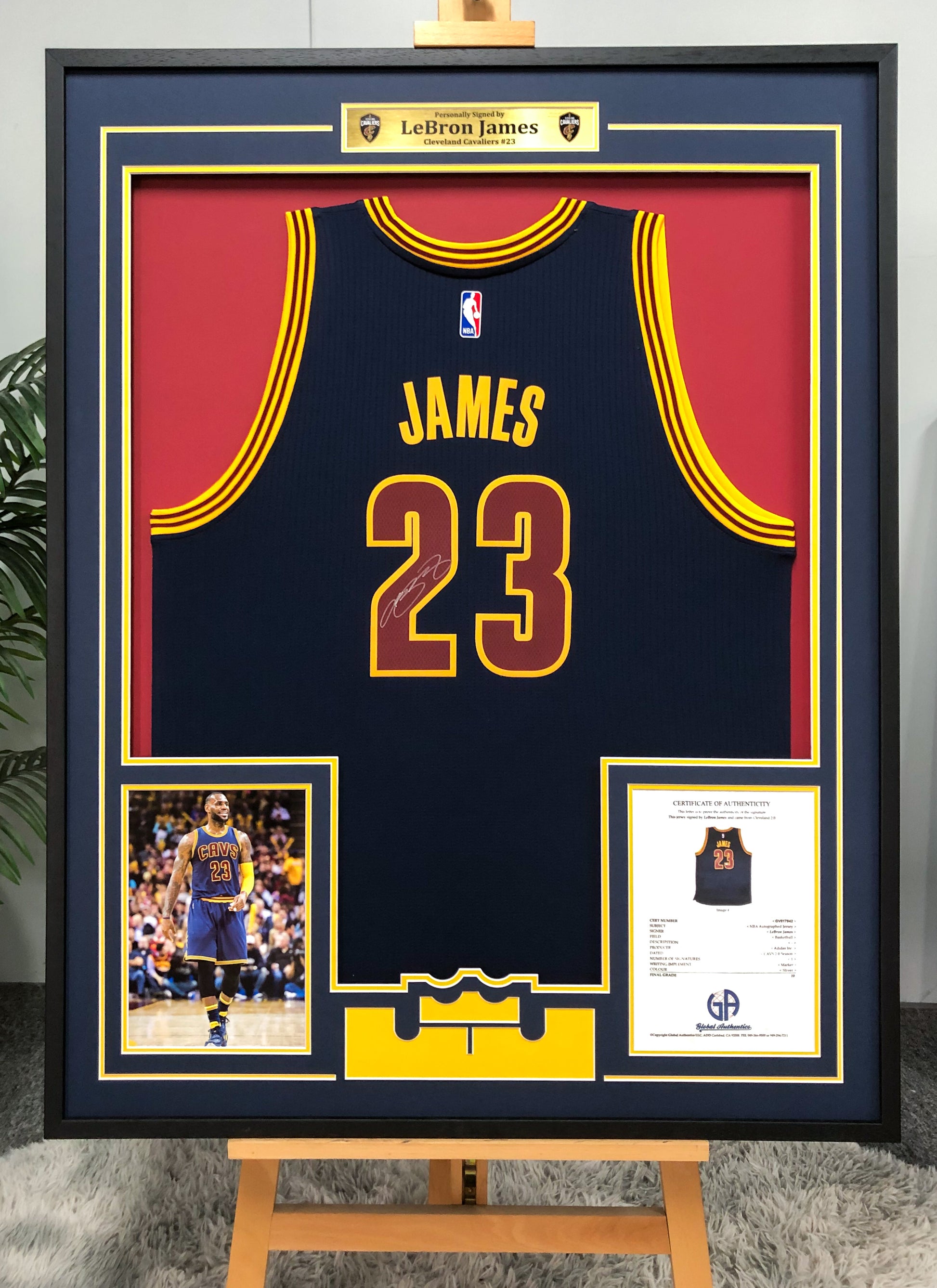 Miami Heat LeBron James Autographed Jersey with Standard Design Framed000011