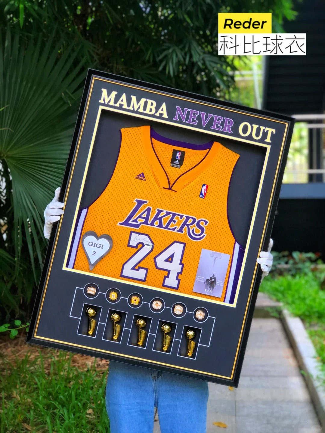 Los Angeles Lakers Kobe Bryant Autographed Jersey with Personalized Custom Design Framed 000044