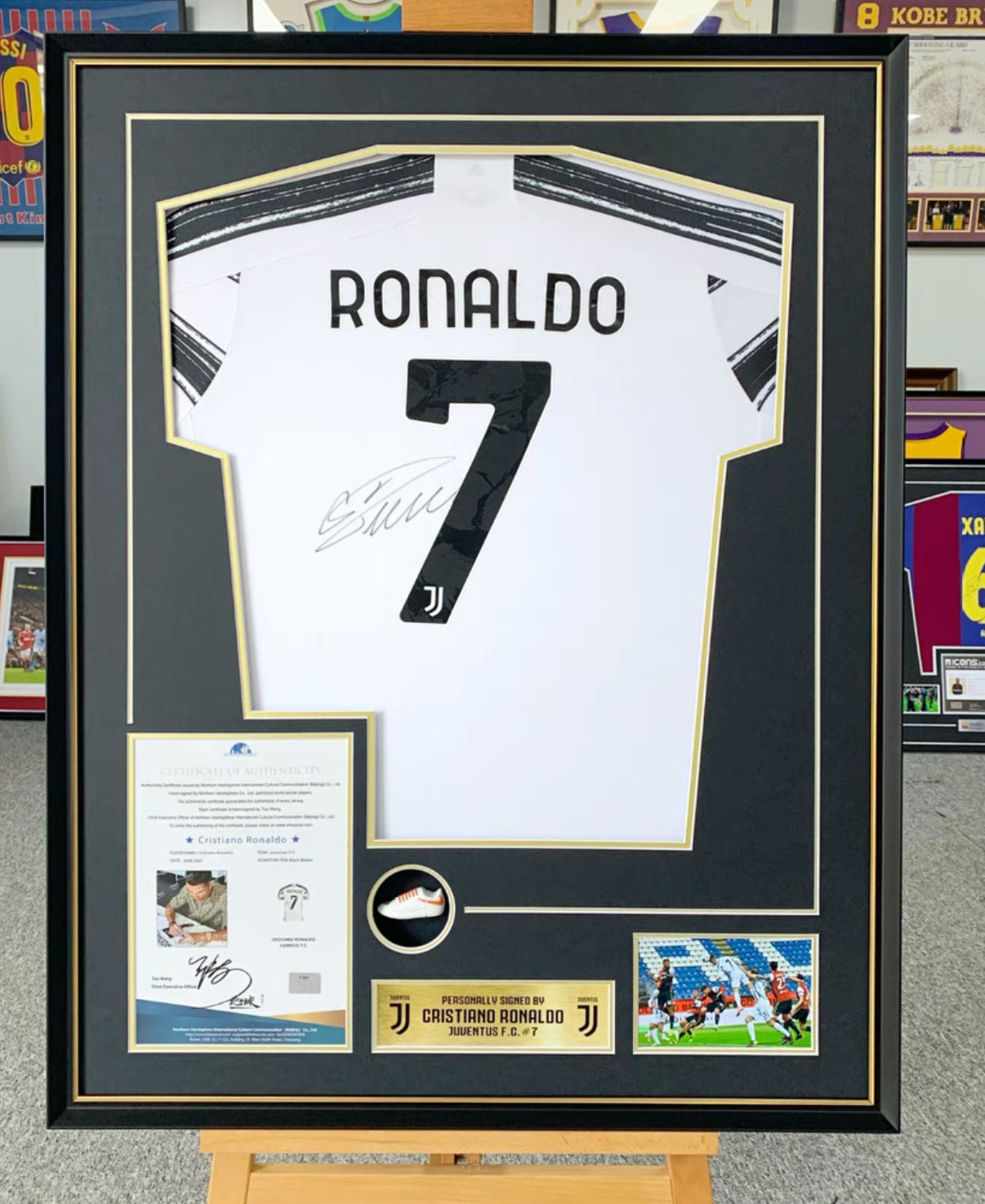 Juventus F.C. Cristiano Ronaldo Autographed Jersey with Classic Design Framed 00009
