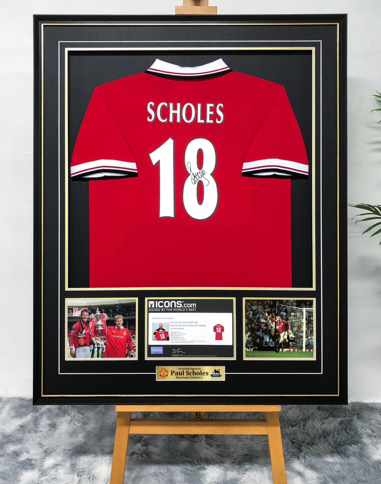 Manchester United Paul Scholes Autographed Jersey with Personalized Custom Design Framed 00042
