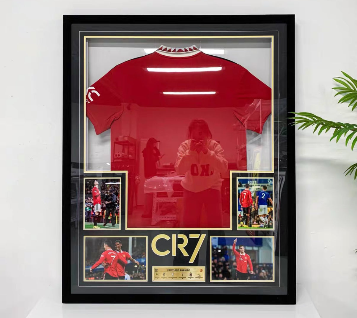 Manchester United Cristiano Ronaldo Autographed Jersey with Personalized Custom Design Framed 000056