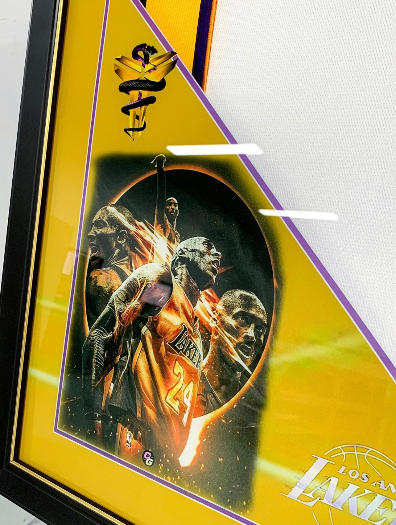 Los Angeles Lakers Kobe Bryant Autographed Jersey with Personalized Custom Design Framed 000048