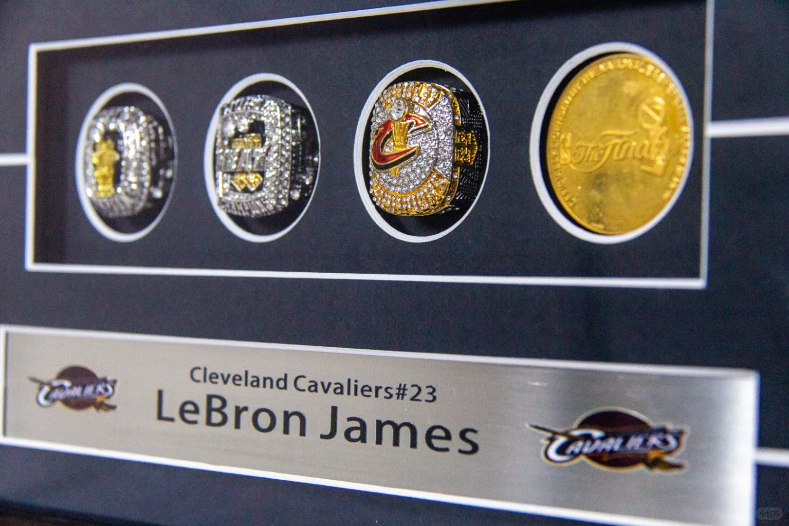 Cleveland Cavaliers LeBron James Autographed Jersey with Personalized Custom Design Framed 000019